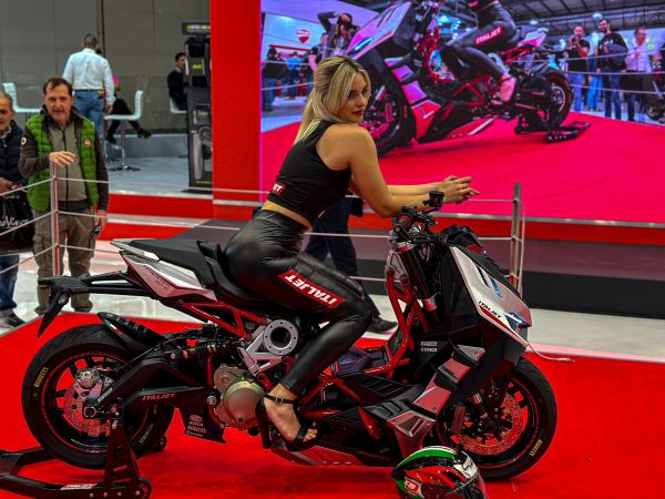 eicma2023-0081BED148C-EF4A-BDDE-8835-49BA9DF0172B.jpg