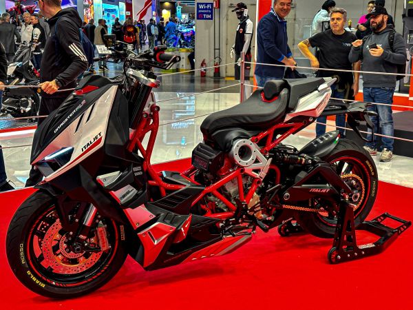 eicma2023-0100B4D4101-96DD-ABE5-44B7-126DDCD555AE.jpg