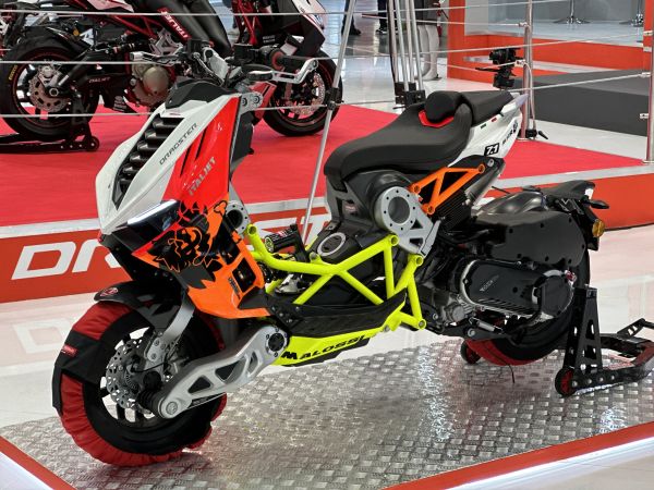 eicma2023-02241C67A78-DD19-7DCB-9AAC-BB94596DAD21.jpg