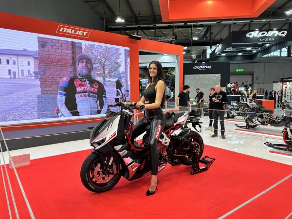 eicma2023-030DE71CEB4-034D-DB58-2B42-AE5C5B9AB1BF.jpg